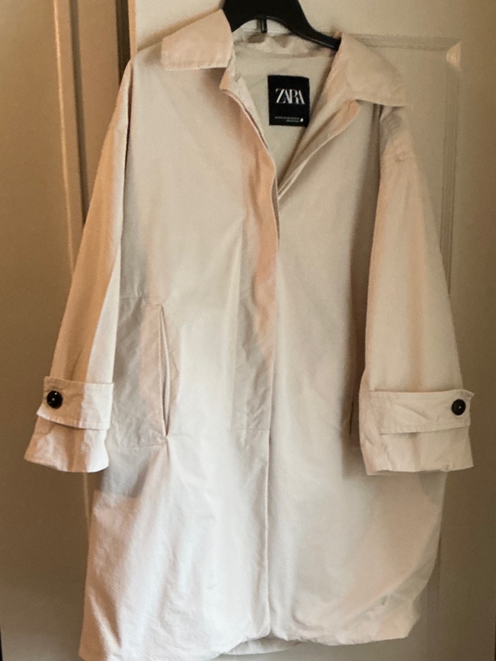 Zara Women Oversized ivory colored trench /car coat. Relaxed fit Size XS-S